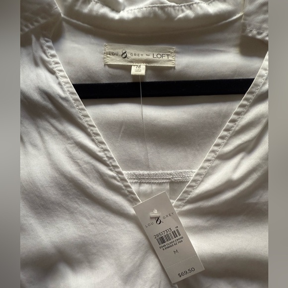 Lou and Grey Collared Oversized V-Neck Top - Picture 3 of 4